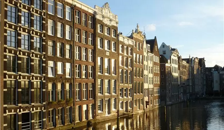 Амстердам. Камень и вода.