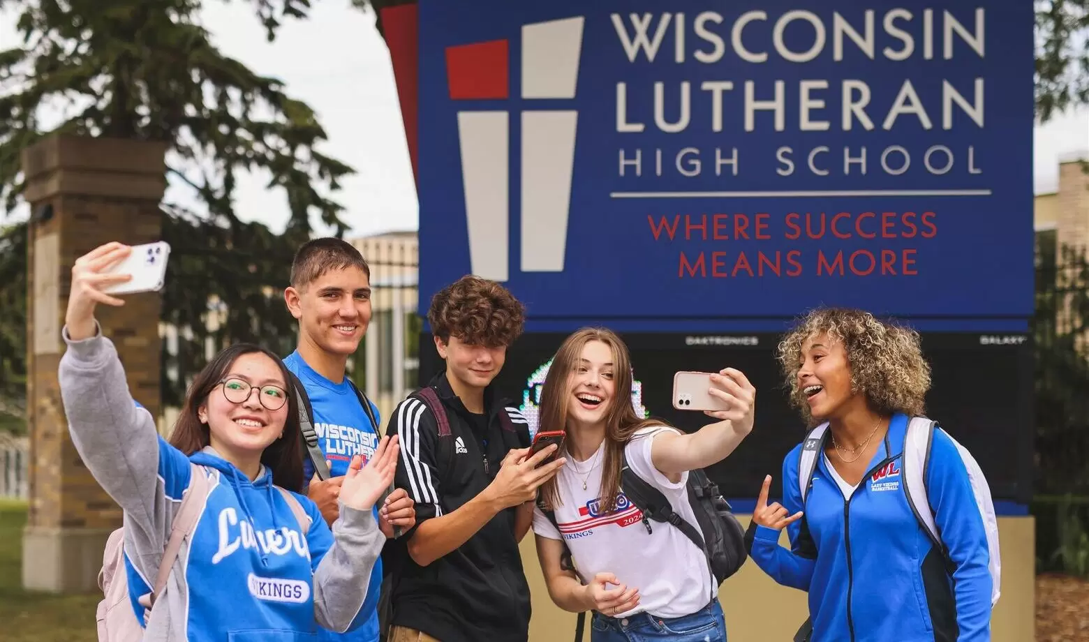 Летний языковой лагерь в Wisconsin Lutheran High School