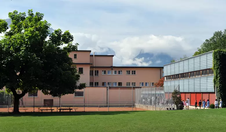Программа Младшая школа  в St. George's School Munich