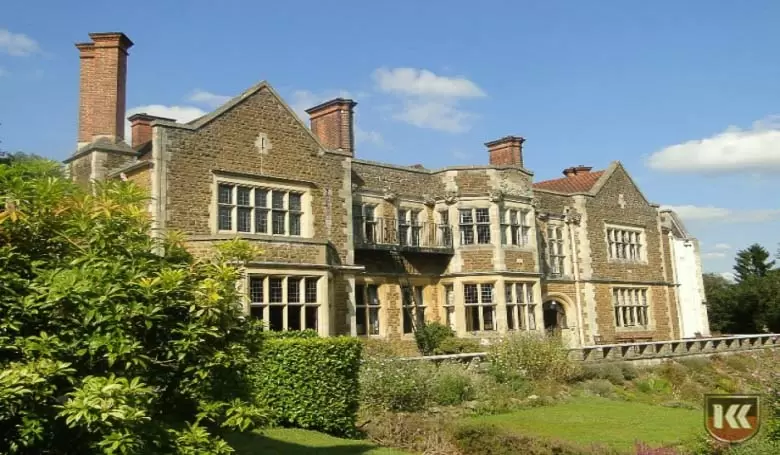 Здание школы The Royal School, Великобритания