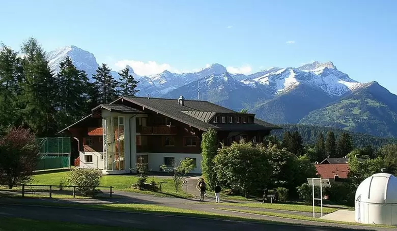 Здание школы Aiglon College, Швейцария