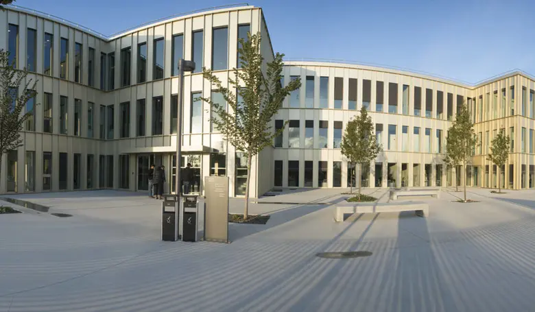 hec-paris.jpg hec-paris.jpg