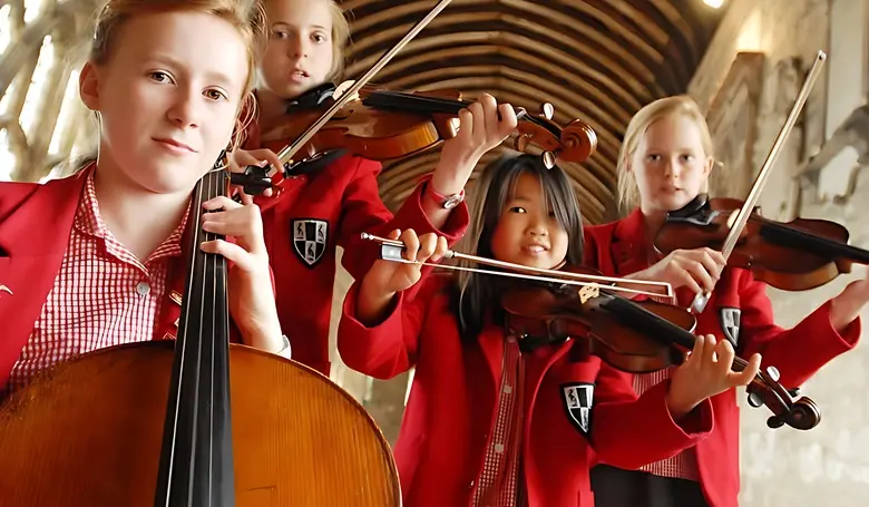 Prebendal School girls.jpg Prebendal School girls.jpg