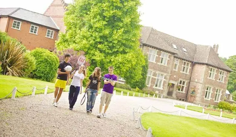 Moreton Hall.jpg Moreton Hall.jpg