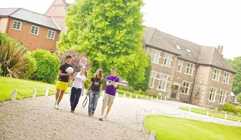 Moreton Hall.jpg