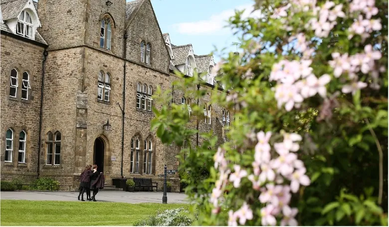 Giggleswick School _ campus.jpg