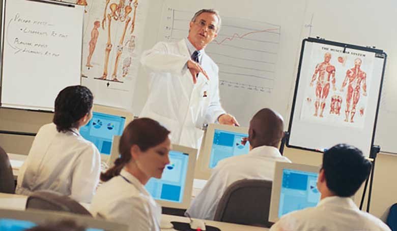Занятия на медицинском факультете американского университета